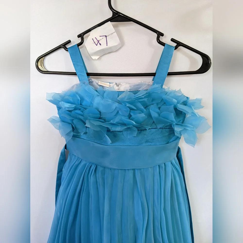 New Classic Fashion Party Dress, Size 5, T14